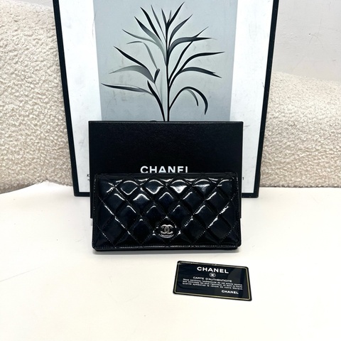 香奈兒/ Chanel  黑色 漆皮長款對折錢包  既是實用錢包 也可作鏈條包或手拿包