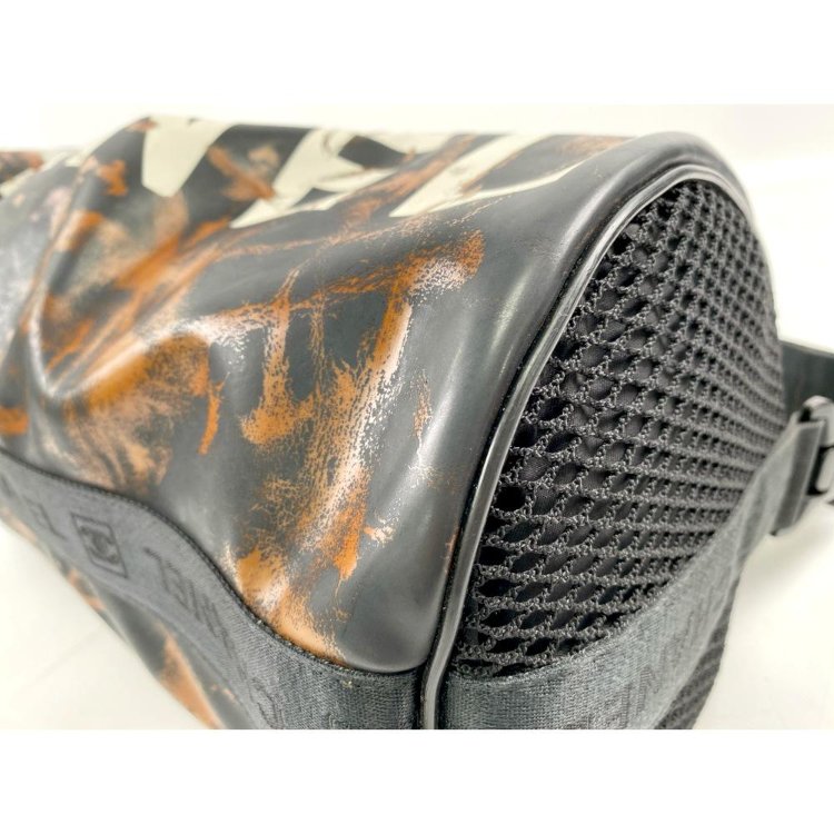 ST13 Chanel 運動系列圓桶形方標單肩包-14