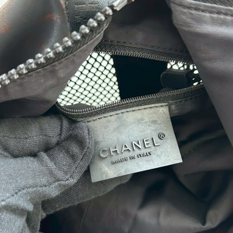 ST13 Chanel 運動系列圓桶形方標單肩包-18