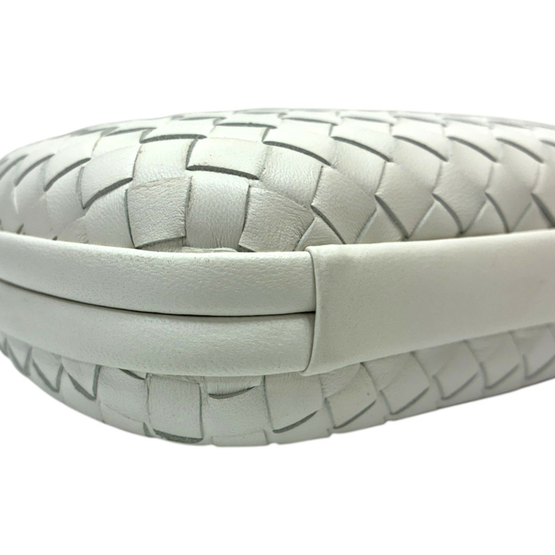 白色 編織牛皮 Intrecciato Knot Clutch 肩背包【BOTTEGA VENETA BV 寶緹嘉】 113085-6
