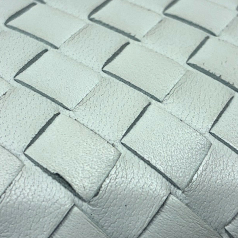 白色 編織牛皮 Intrecciato Knot Clutch 肩背包【BOTTEGA VENETA BV 寶緹嘉】 113085-9