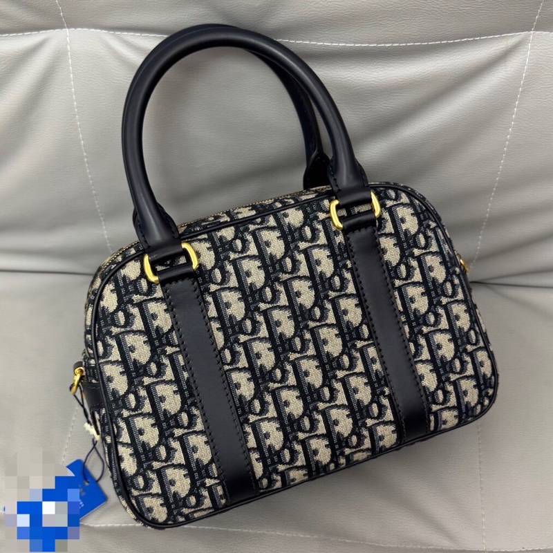 Dior迪奧 老花刺繡波士頓枕頭包,24編碼 芯片可掃經典老花拼皮 肩帶 可調節-1