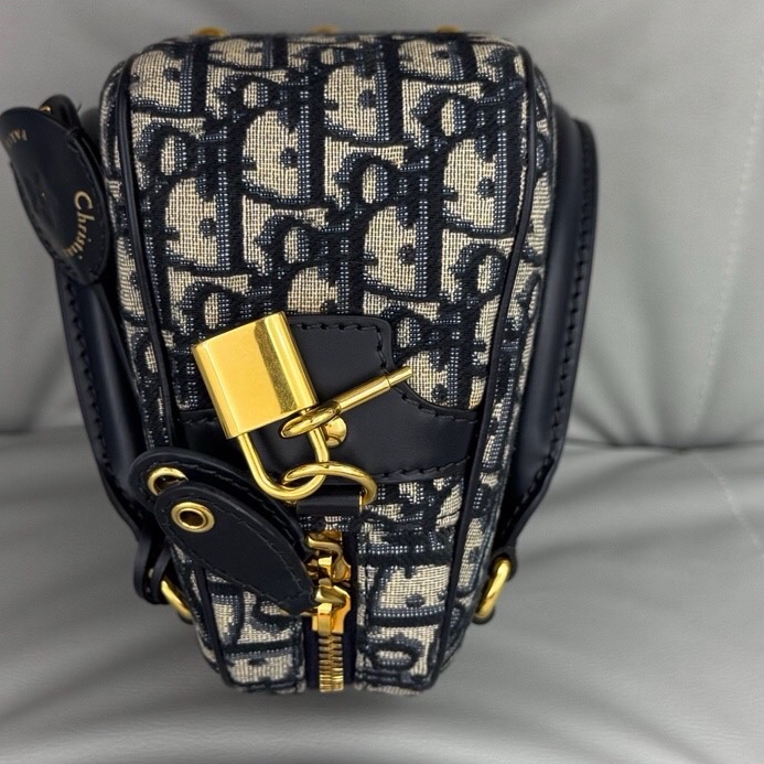 Dior迪奧 老花刺繡波士頓枕頭包,24編碼 芯片可掃經典老花拼皮 肩帶 可調節-7