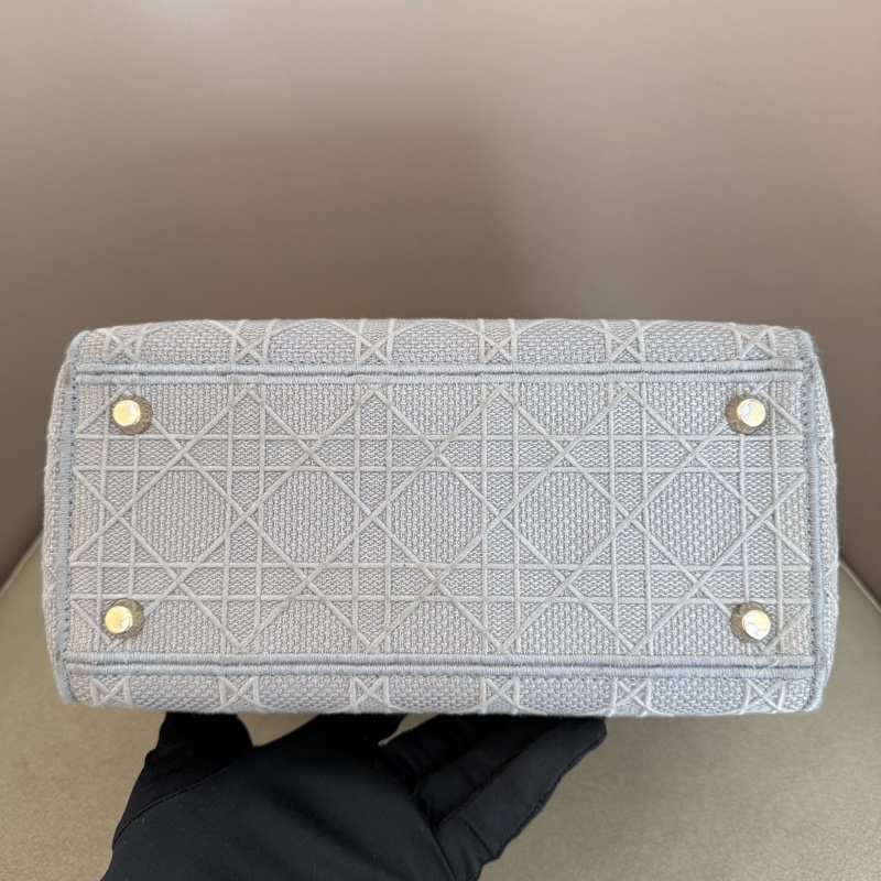 Dior • Lady Dior 經典岩石灰藤格紋刺繡五格戴妃包 🈶原廠背帶-8