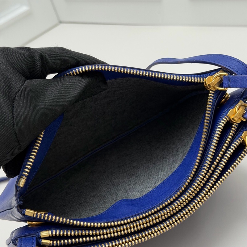 98新Celine 賽琳 電光藍拉鍊手拿包-3