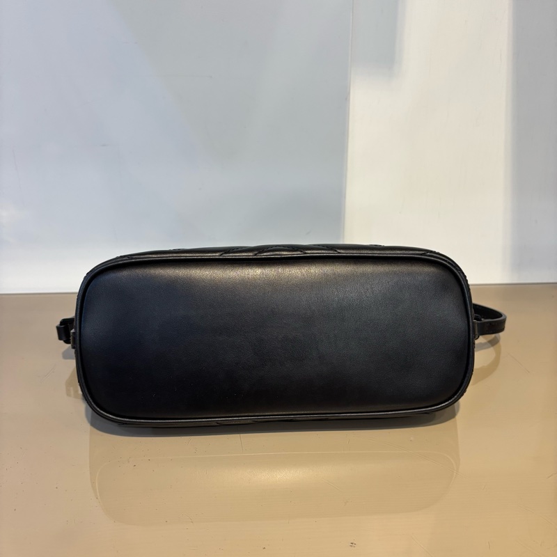 Gucci 黑牛皮Marmont 肩背包-5