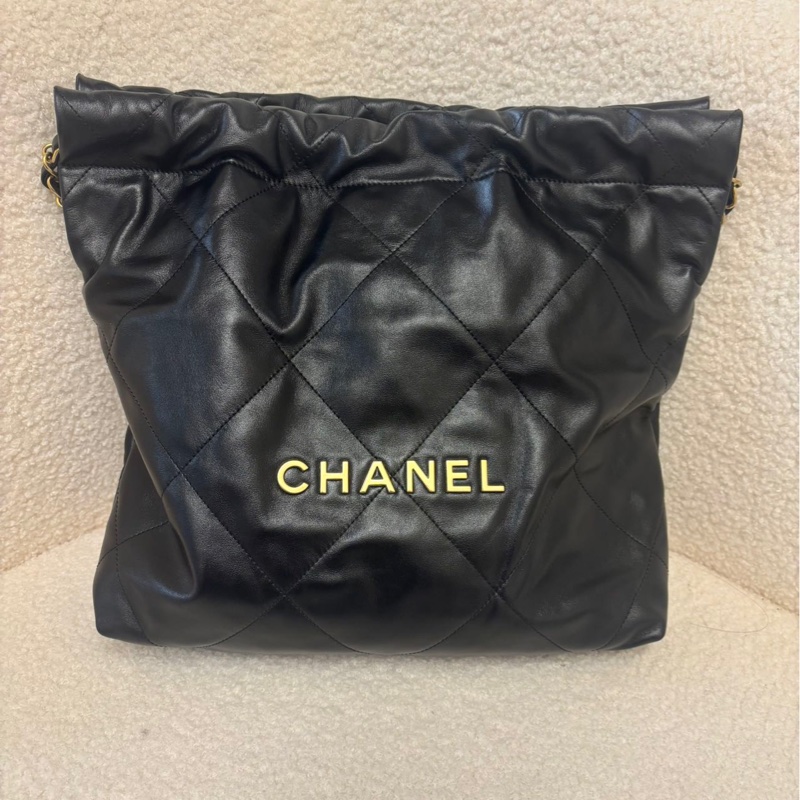 Chanel 22 Bag 黑金小號 芯片款 近乎全新-1