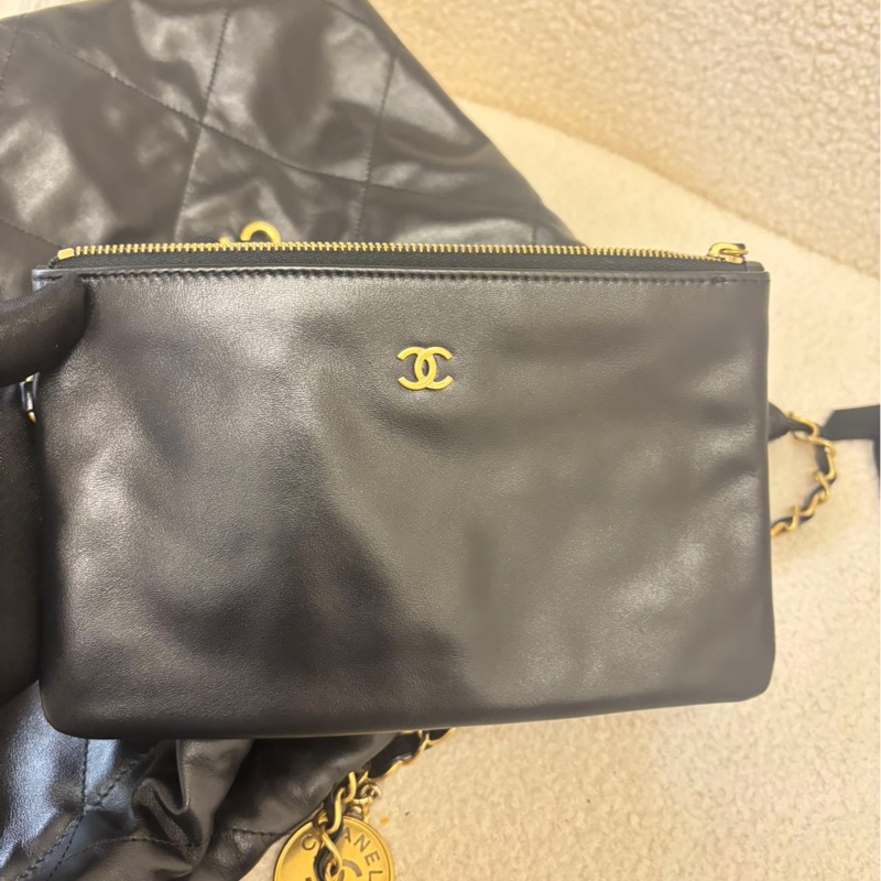 Chanel 22 Bag 黑金小號 芯片款 近乎全新-12