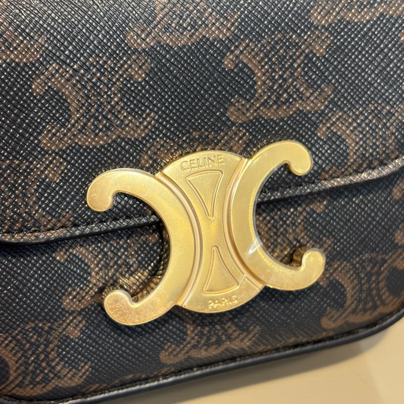 Celine Triomphe Mini Claude斜背包-1