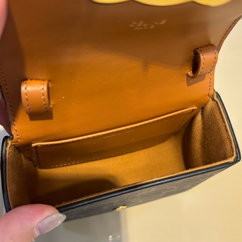 Celine Triomphe Mini Claude斜背包-9