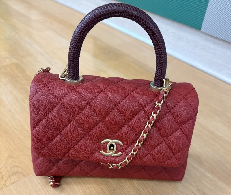 Chanel Coco Handle mini 系列經典的菱格紋縫線、酒紅色魚子醬 (Caviar) mini 19cm荔枝皮 蜥蜴皮壓紋手把-5