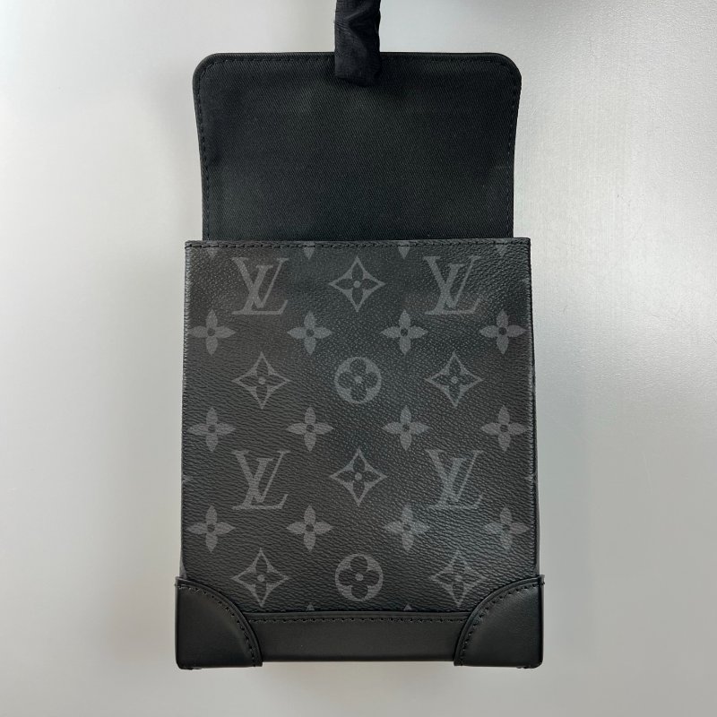 LV M82774/晶片款 黑原花NANO STEAMER肩背包-5