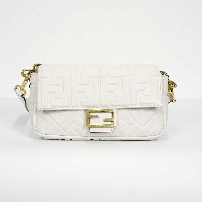 Fendi 法棍包 白色 浮雕老花中號 羊皮 26*16 99新配件塵袋-2