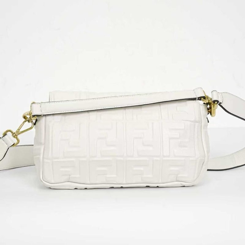 Fendi 法棍包 白色 浮雕老花中號 羊皮 26*16 99新配件塵袋-7