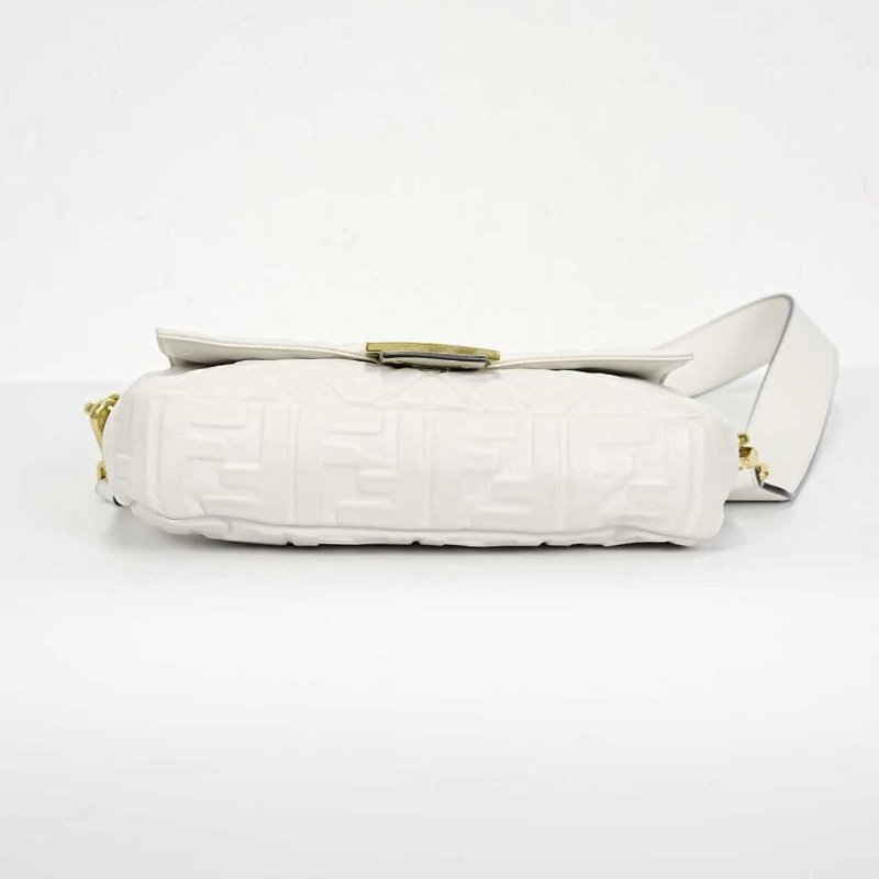 Fendi 法棍包 白色 浮雕老花中號 羊皮 26*16 99新配件塵袋-8