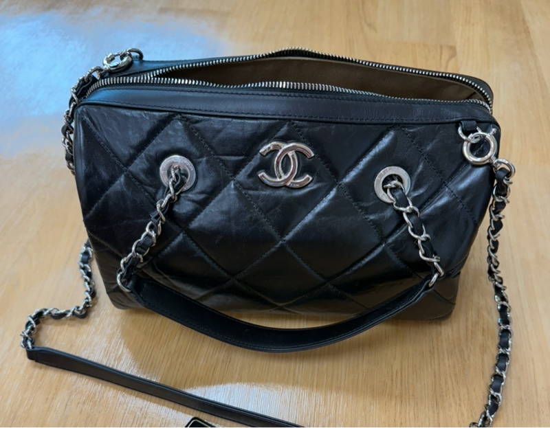 Chanel 黑菱格紋小牛皮小號拉鍊肩背保齡球包Chanel包包-5