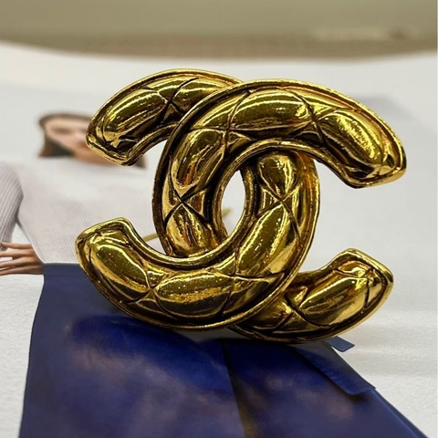 Chanel CC Logo Gold Brooch