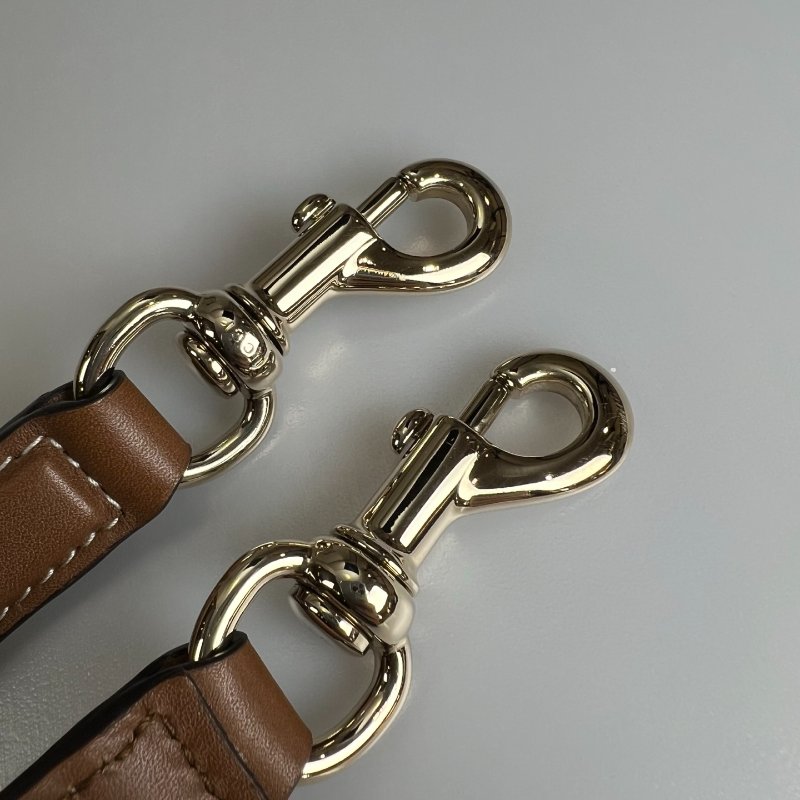 GUCCI 815118 Emblem系列手提斜背迷你水桶包-10