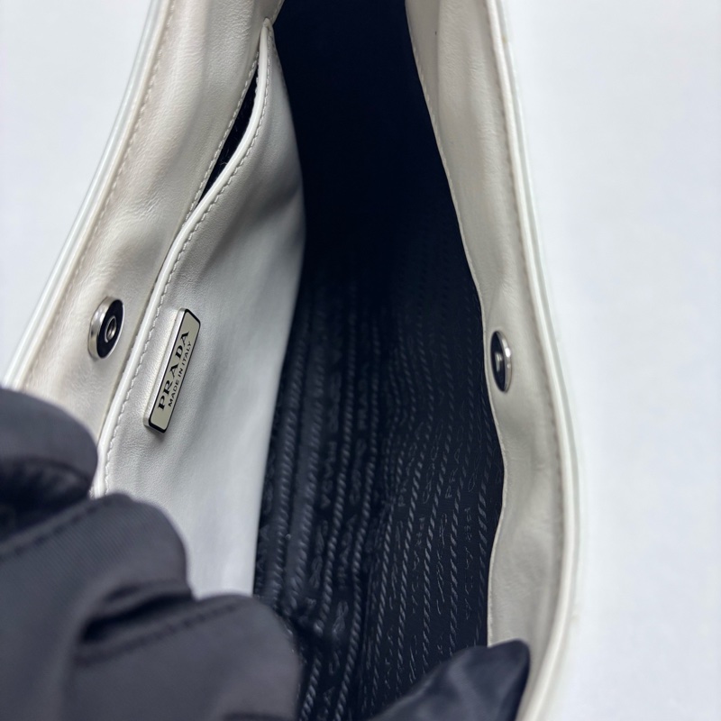 Prada 普拉達 Cleo Hobo|白色亮面 銀扣 98新 輕盈能裝-4