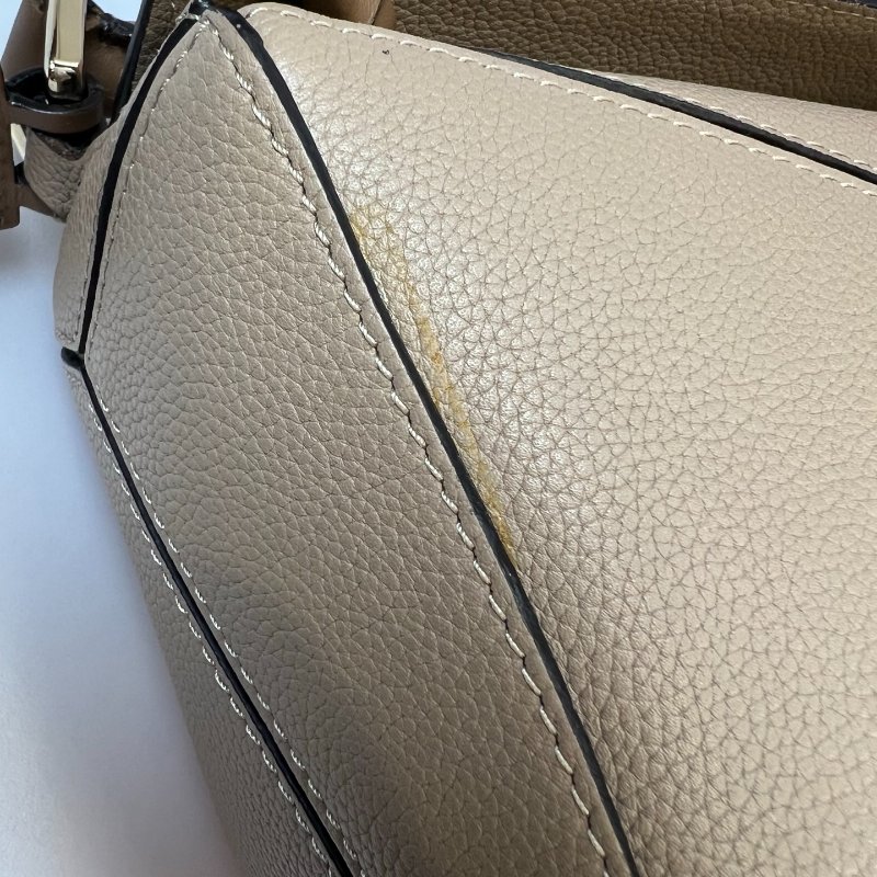 LOEWE 061952 卡其粒面PUZZLE包 小號-8