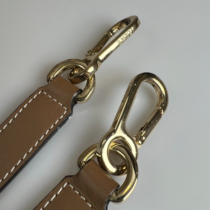 LOEWE 061952 卡其粒面PUZZLE包 小號-13