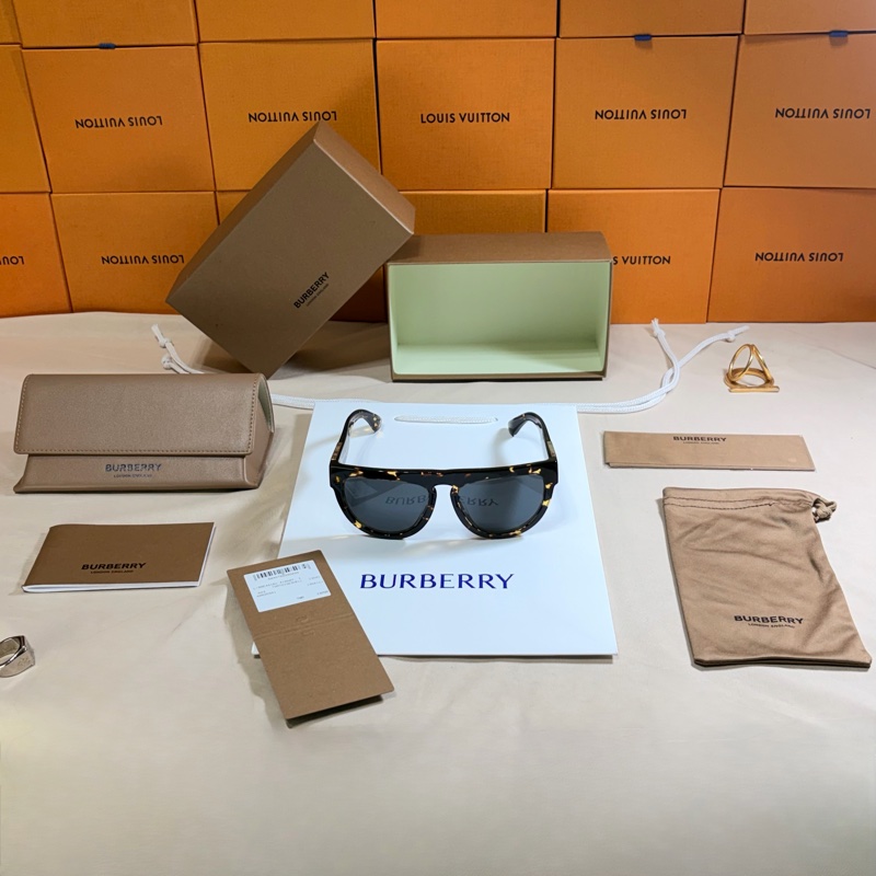 ‼️全台最甜 🎁全新盒裝 Burberry 巴寶莉 深咖琥珀質感 墨鏡 太陽眼鏡(原價13200)-0