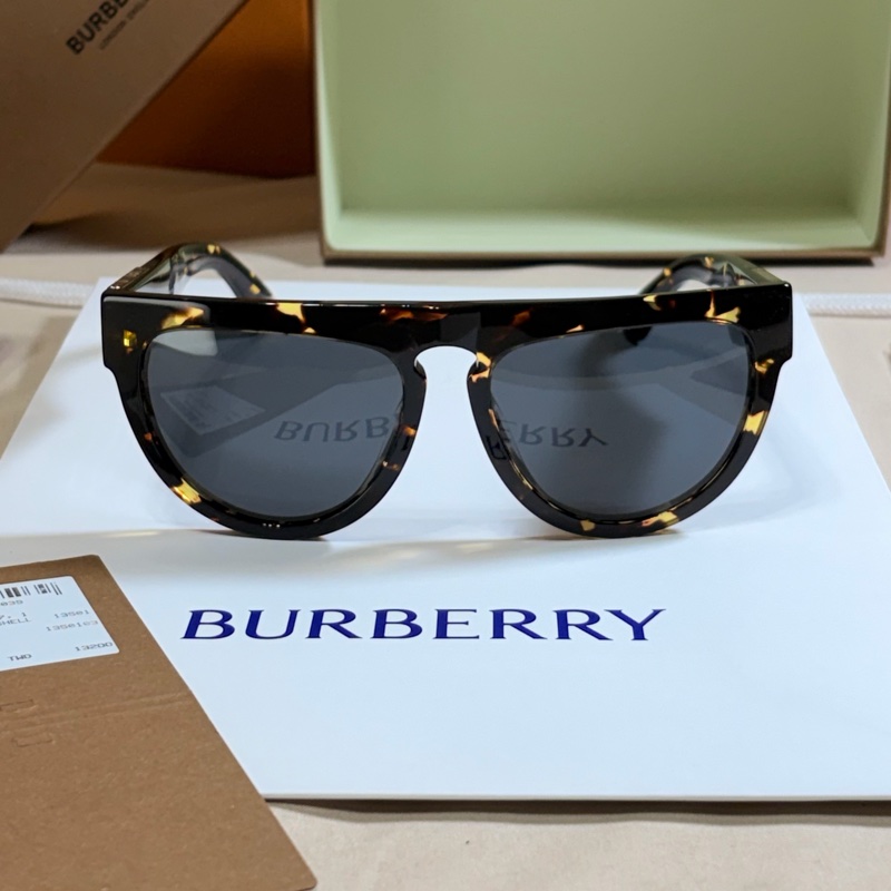 ‼️全台最甜 🎁全新盒裝 Burberry 巴寶莉 深咖琥珀質感 墨鏡 太陽眼鏡(原價13200)-1