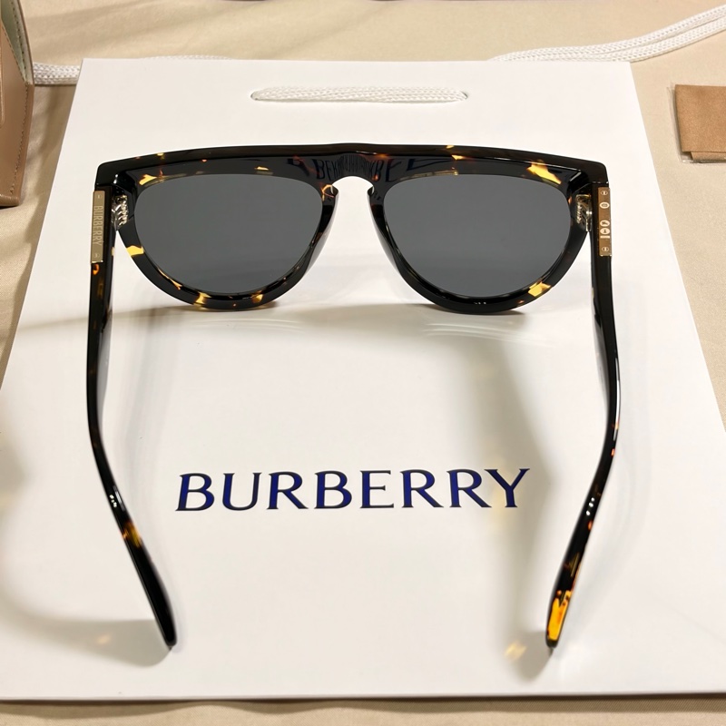 ‼️全台最甜 🎁全新盒裝 Burberry 巴寶莉 深咖琥珀質感 墨鏡 太陽眼鏡(原價13200)-4