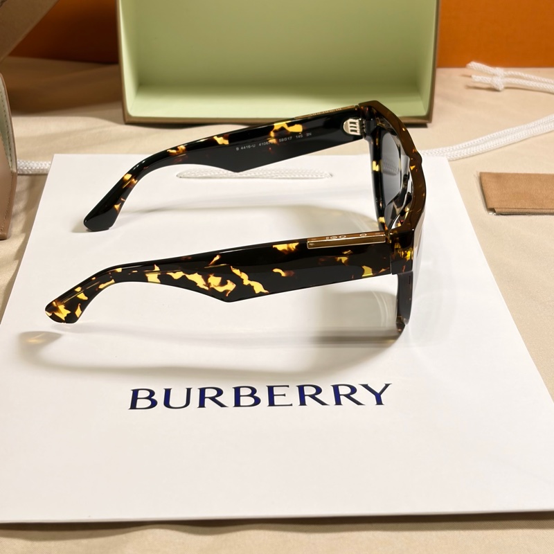 ‼️全台最甜 🎁全新盒裝 Burberry 巴寶莉 深咖琥珀質感 墨鏡 太陽眼鏡(原價13200)-6