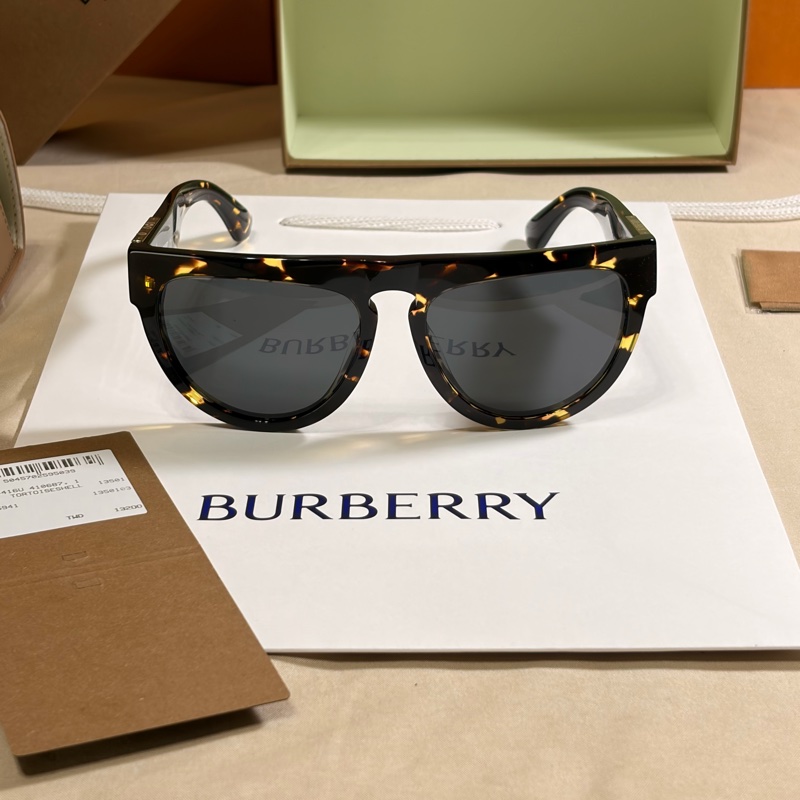 ‼️全台最甜 🎁全新盒裝 Burberry 巴寶莉 深咖琥珀質感 墨鏡 太陽眼鏡(原價13200)-7