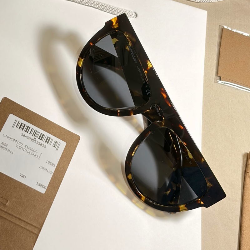 ‼️全台最甜 🎁全新盒裝 Burberry 巴寶莉 深咖琥珀質感 墨鏡 太陽眼鏡(原價13200)-8