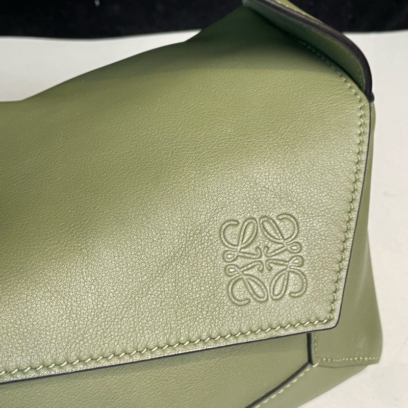 ✨99新🆕LOEWE/羅意威 橄欖綠Puzzle hobo幾何包腋下包單肩包 金扣 22年編碼✅正品-6