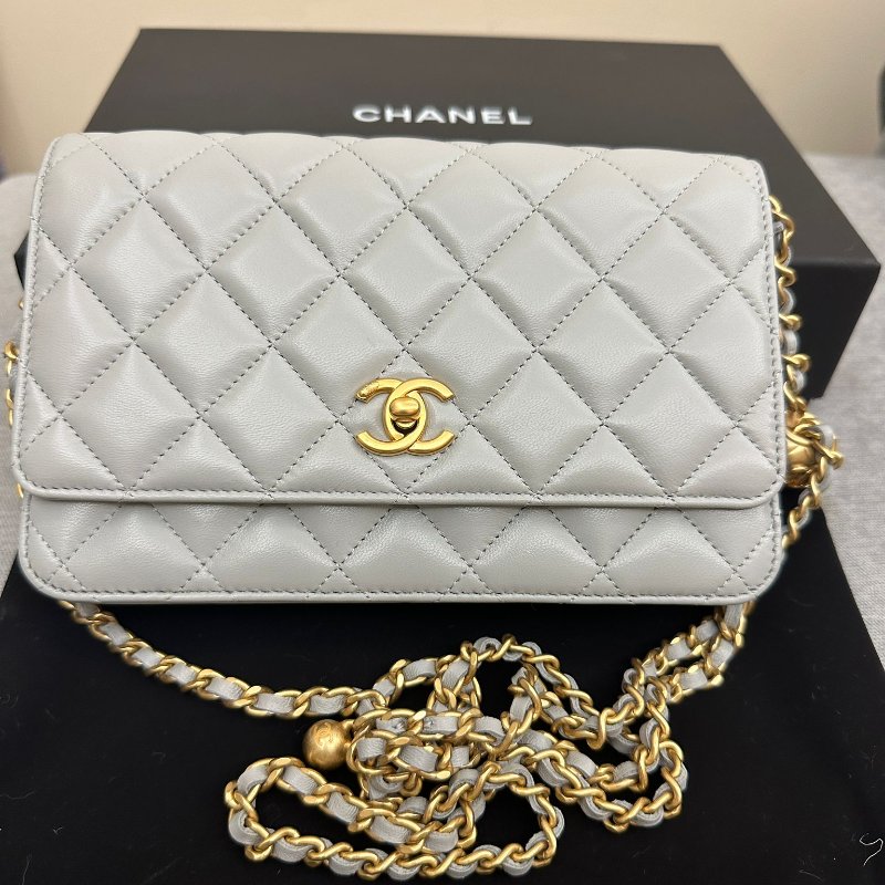 Chanel WOC 羊皮 金球 單肩斜挎-0