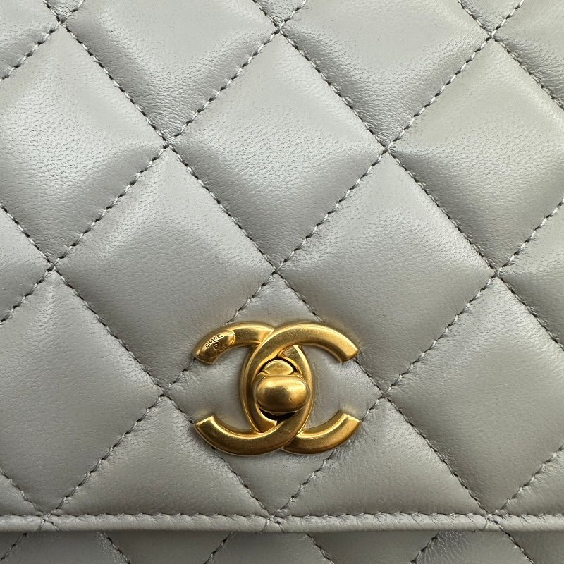 Chanel WOC 羊皮 金球 單肩斜挎-1