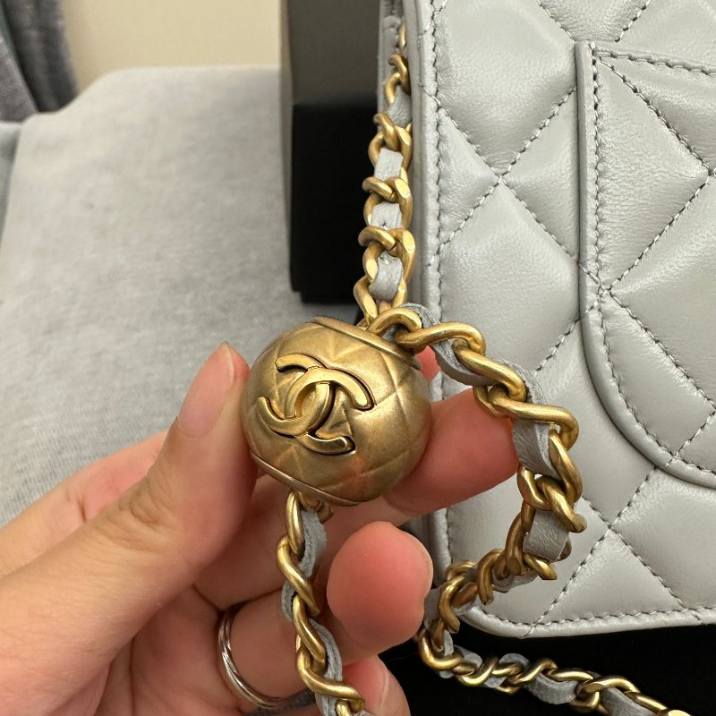 Chanel WOC 羊皮 金球 單肩斜挎-6
