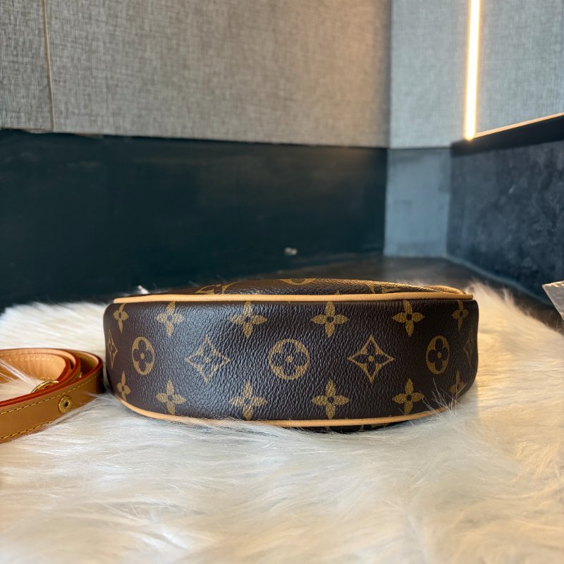 LV Loop彎月兩用包 晶片款-3