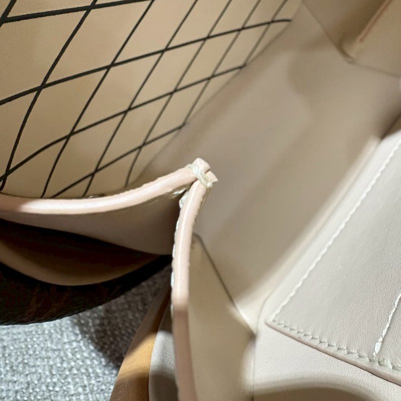 Louis Vuitton Petite Boite Chapeau 硬餅包晶片款-10
