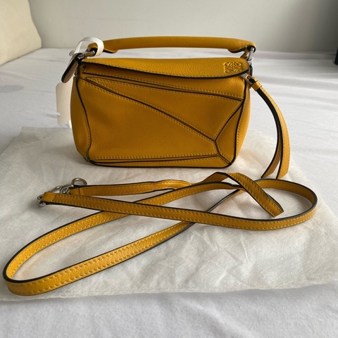 LOEWE 羅意威 Puzzle 迷你拼圖包｜明黃色 小牛皮