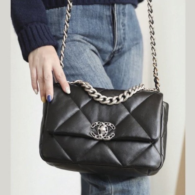 全新 現貨 CHANEL 19 黑色 山羊皮 新色 銀鍊 小型 26cm 口蓋包 AS1160-4