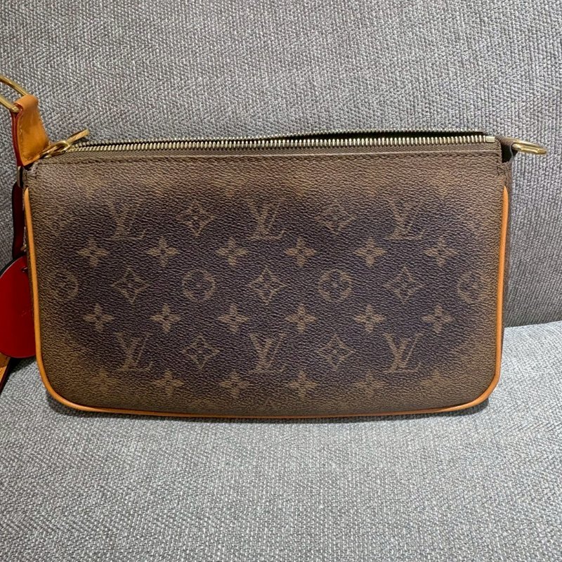 Louis Vuitton Pochette Accessoire XL 仿舊牛皮斜挎包晶片款-1