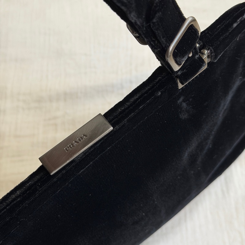 Prada Archive 早期作品/黑色天鵝絨口金/晚宴包-15