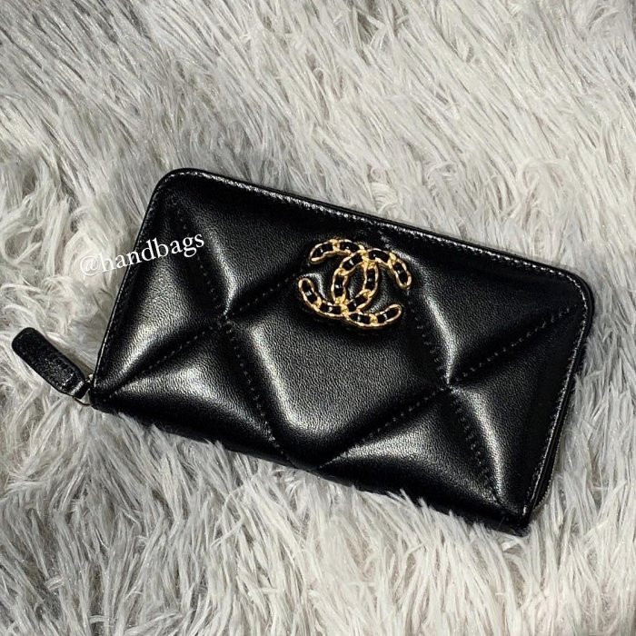 全新 現貨 CHANEL 19 黑色 小羊皮 金CC 紅內裏 ㄇ字 拉鍊 中夾 AP0948-0