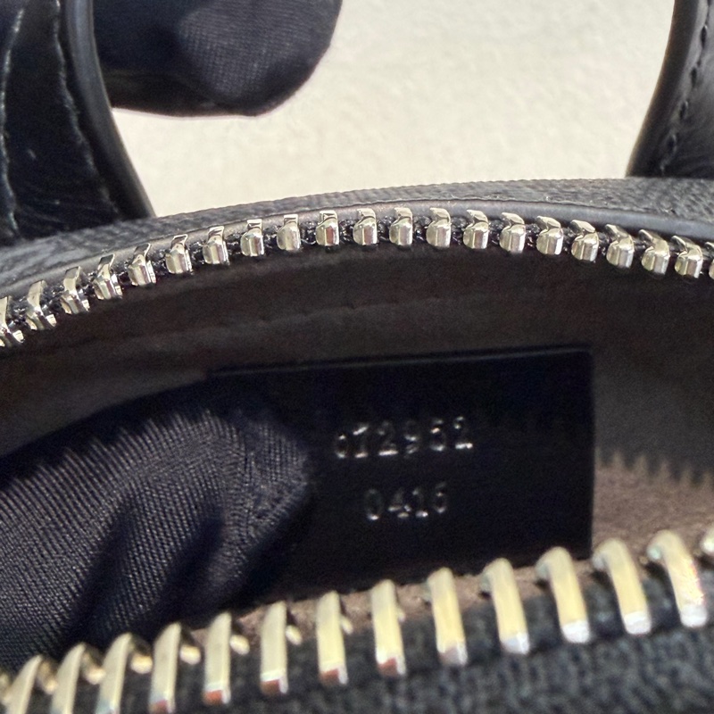 GUCCI 黑色 GG Supreme 迷你帆布斜背包 XC522-12