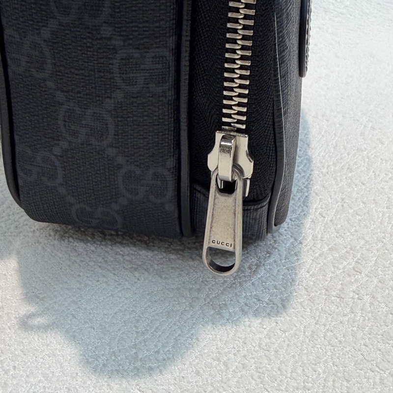 GUCCI 黑色 GG Supreme 迷你帆布斜背包 XC522-13