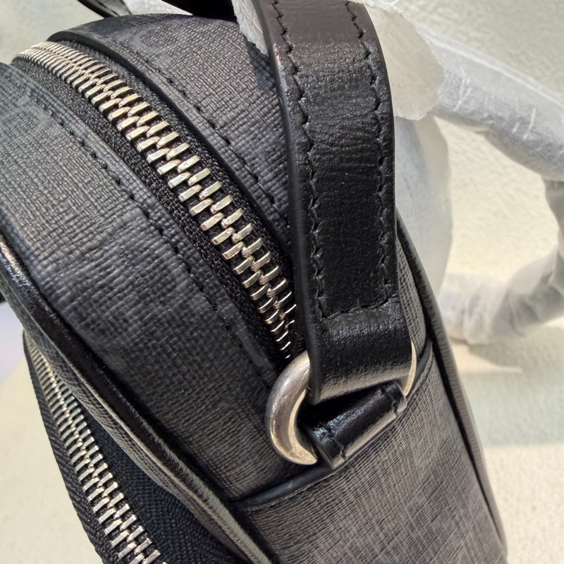 GUCCI 黑色 GG Supreme 迷你帆布斜背包 XC522-16