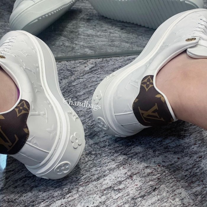 全新 現貨 LV TIME OUT Monogram 浮雕 印花 球鞋 板鞋 38號 小白鞋 1A9HC0-3