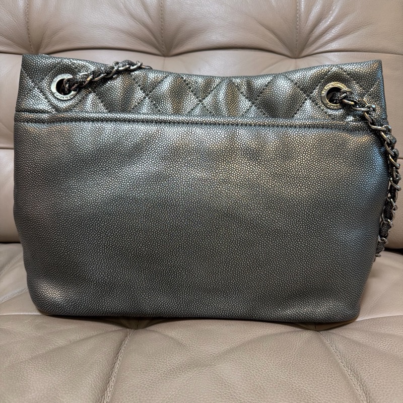 CHANEL 銀扣鏈袋肩背包 Chain Shoulder Bag-1