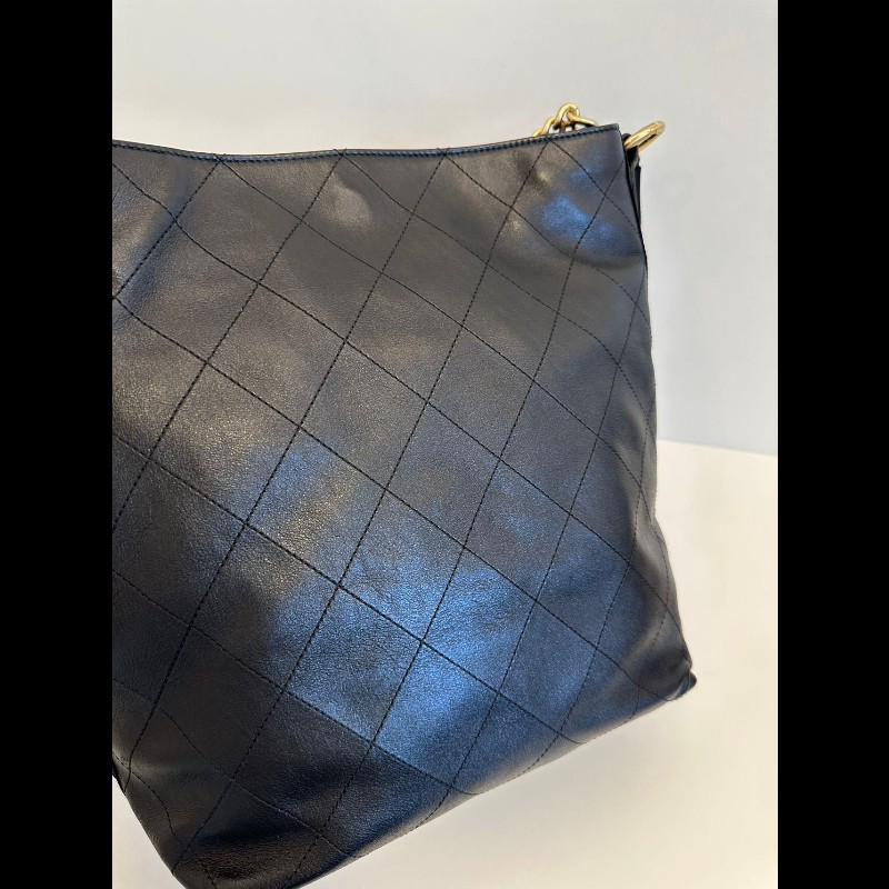 Chanel Hobo 黑金-15