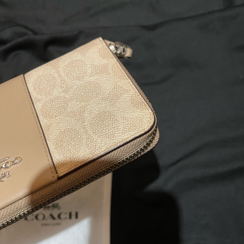 Coach金釦拼接奶茶長夾-4