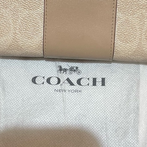 Coach金釦拼接奶茶長夾-24